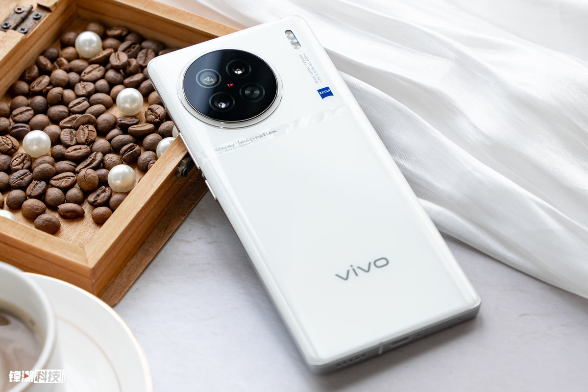 送礼必备,颜值超高,vivo x90告白配色值得入手