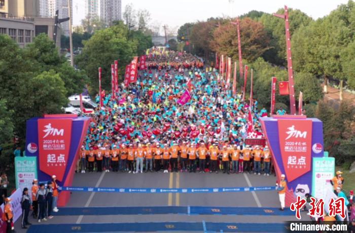 横店马拉松的最新消息（2022浙江横店马拉松今日重启报名 3月26日开跑）-趣拿体育