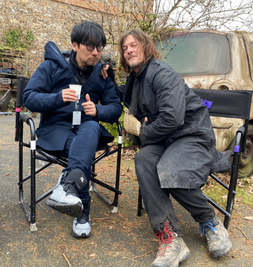 小岛秀夫晒与弩哥合照 两人亲密无间笑容满面