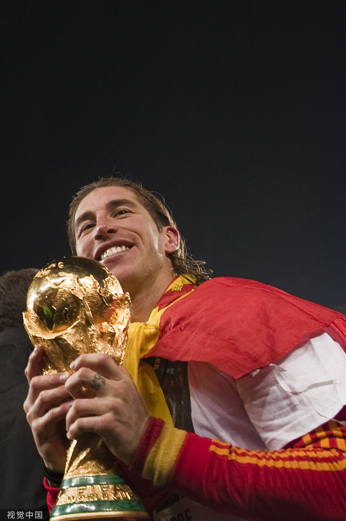 2010世界杯冠军西班牙成员（拉莫斯宣布退出西班牙国家队：主教练说他不会再需要我了）