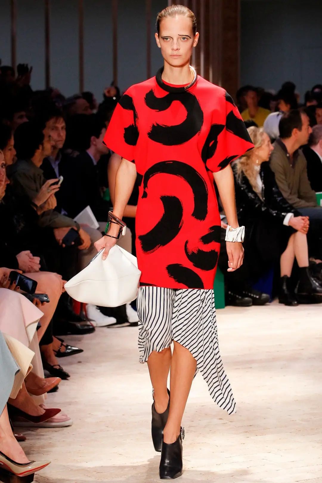 diana女装(diana女鞋官网) - 货捕头