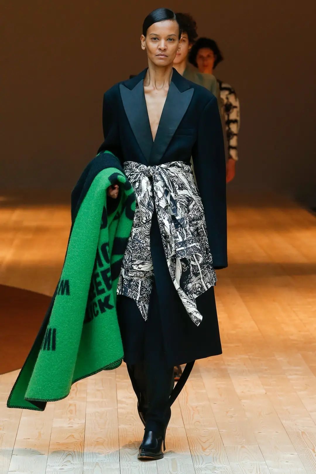 diana女装(diana女鞋官网) - 货捕头