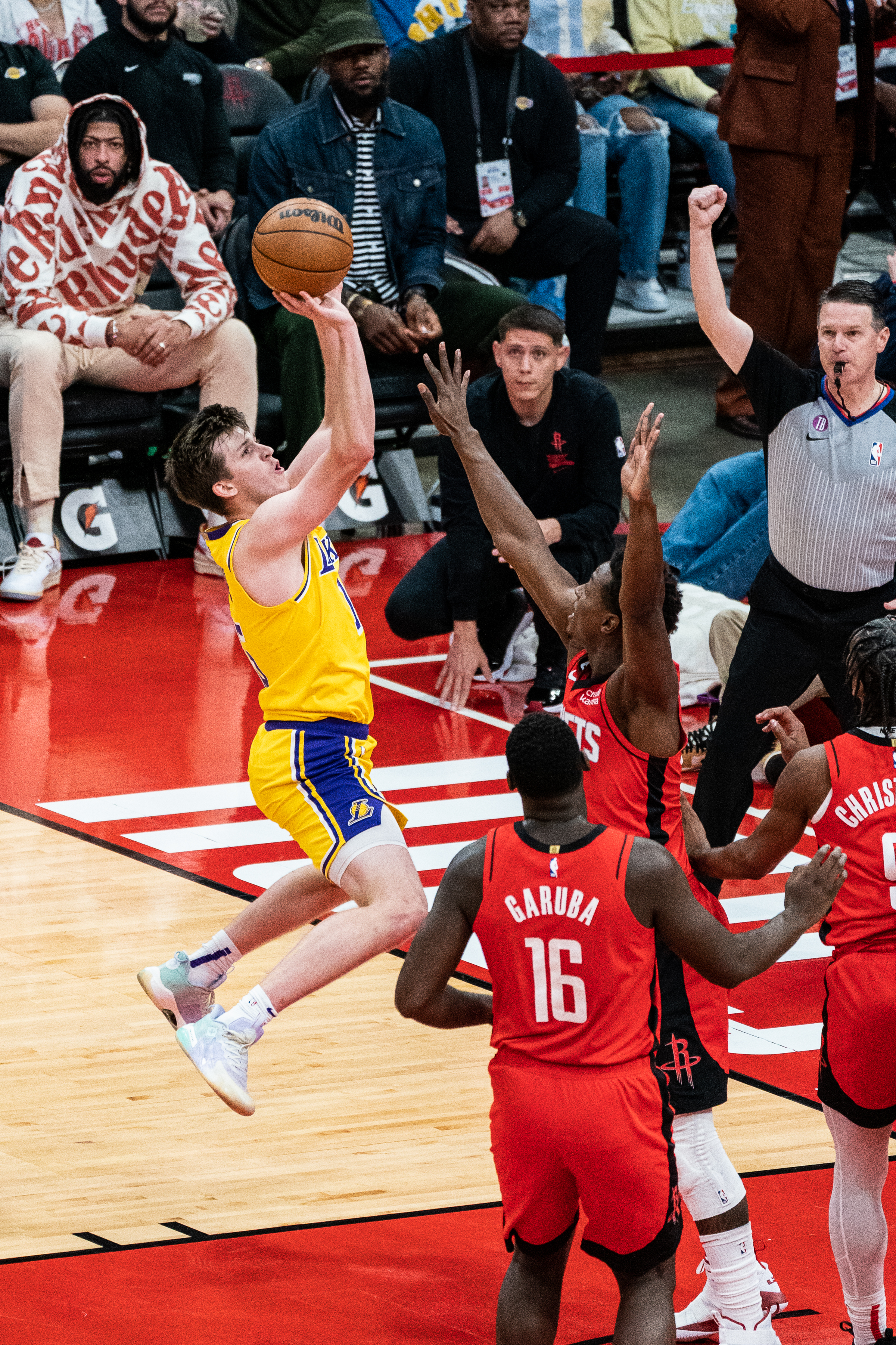 火箭对湖人中文版（（体育）篮球-NBA常规赛：火箭胜湖人）