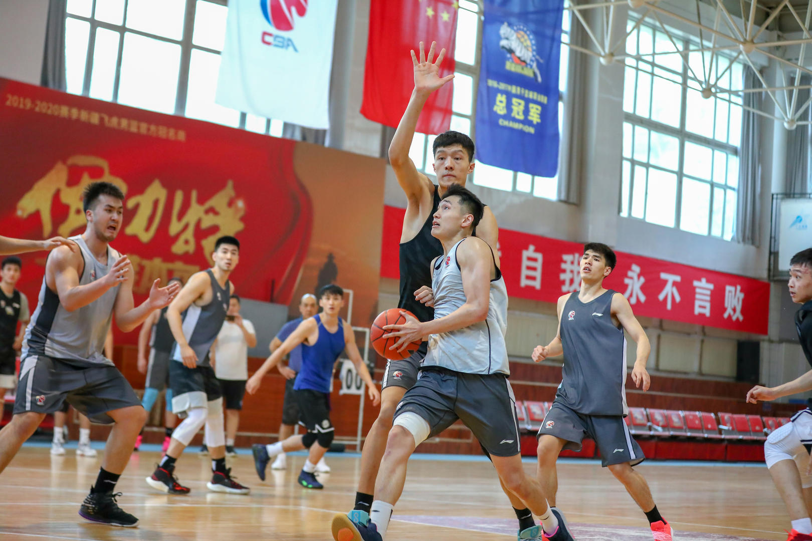 cba球赛在哪里（新疆队回归CBA，今晚战北京首钢队 新疆队：尽最大努力去打好球）