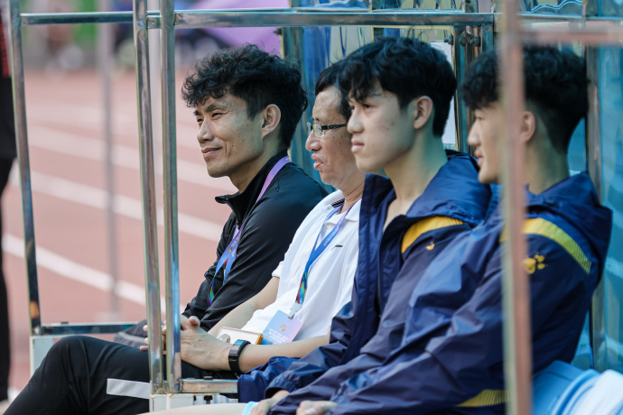 足球报：郑智17日回到广州体育学院，观战广东省长杯大学组比赛