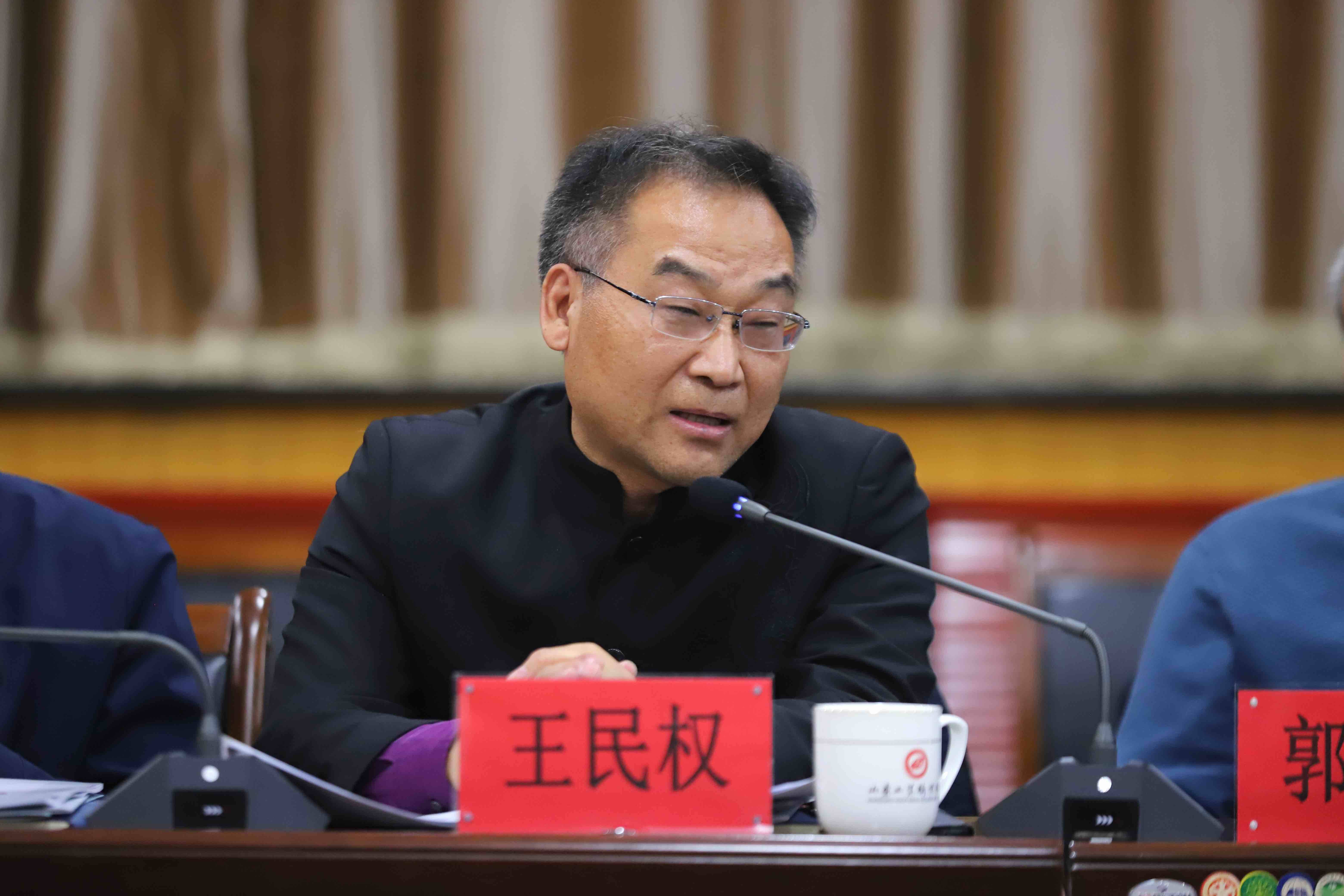 中国职业教育学会常务理事王民权表示要重视文科类学科技能的建设