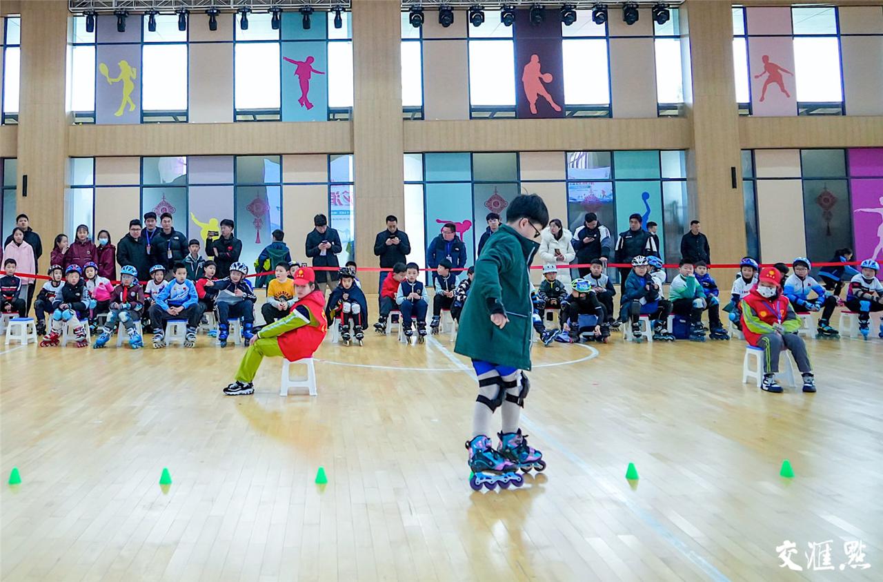 南京市青少年阳光体育节校园轮滑联赛开幕
