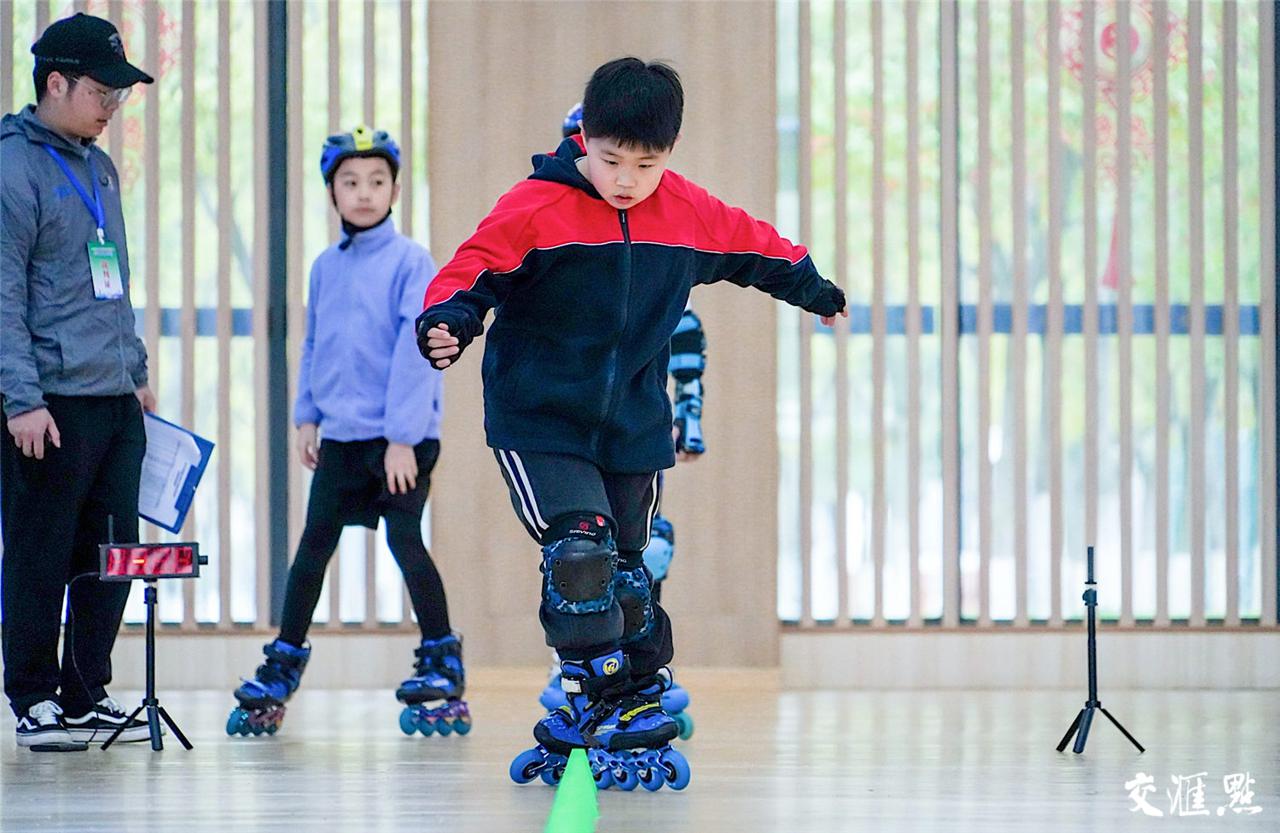 南京市青少年阳光体育节校园轮滑联赛开幕