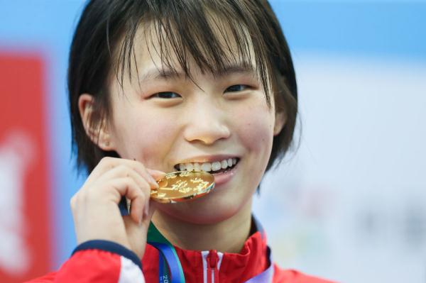 全国跳水冠军赛：陈芋汐逆势反超全红婵夺得女子10米跳台冠军