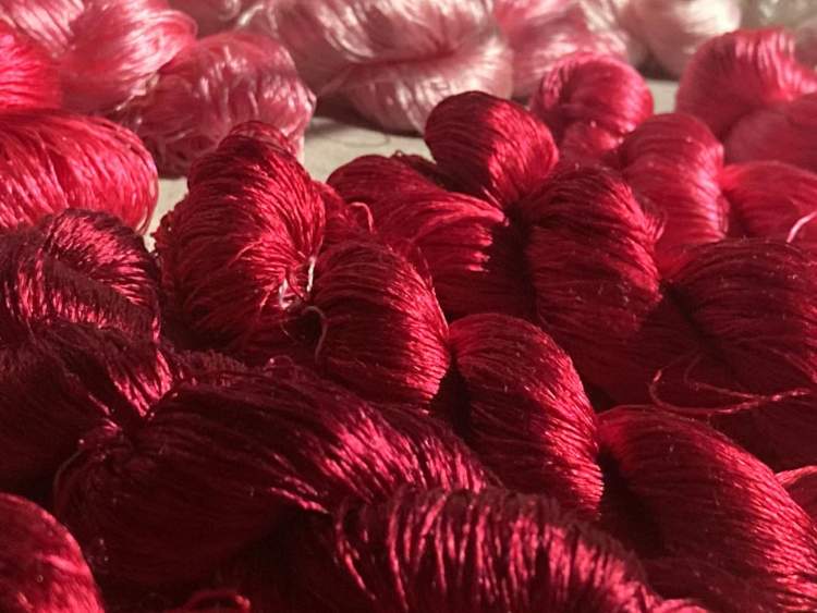 一个桃红色就有17个色阶