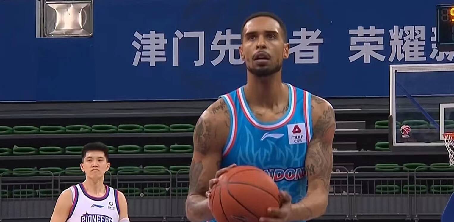 山东对阵天津(兰兹博格空砍31分6篮板 ，山东男篮客场99-101不敌天津)