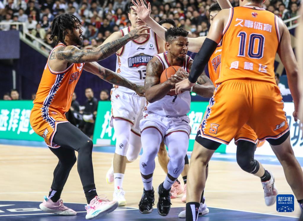 cba同曦是哪里的（CBA常规赛：南京同曦宙光不敌上海久事）-趣拿体育