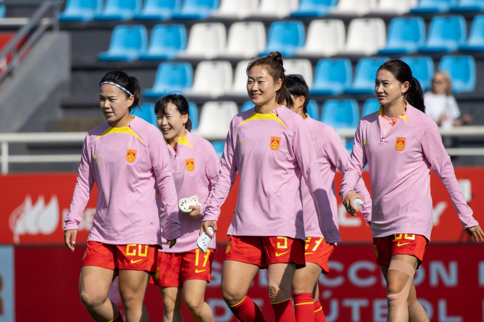 中国女足完败西班牙女足!该降温了,铿锵玫瑰已难追强队步伐