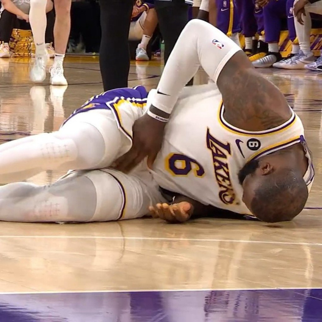 NBA 上脚合集！狄龙 “痛击” 詹姆斯！脚上穿的是 ……