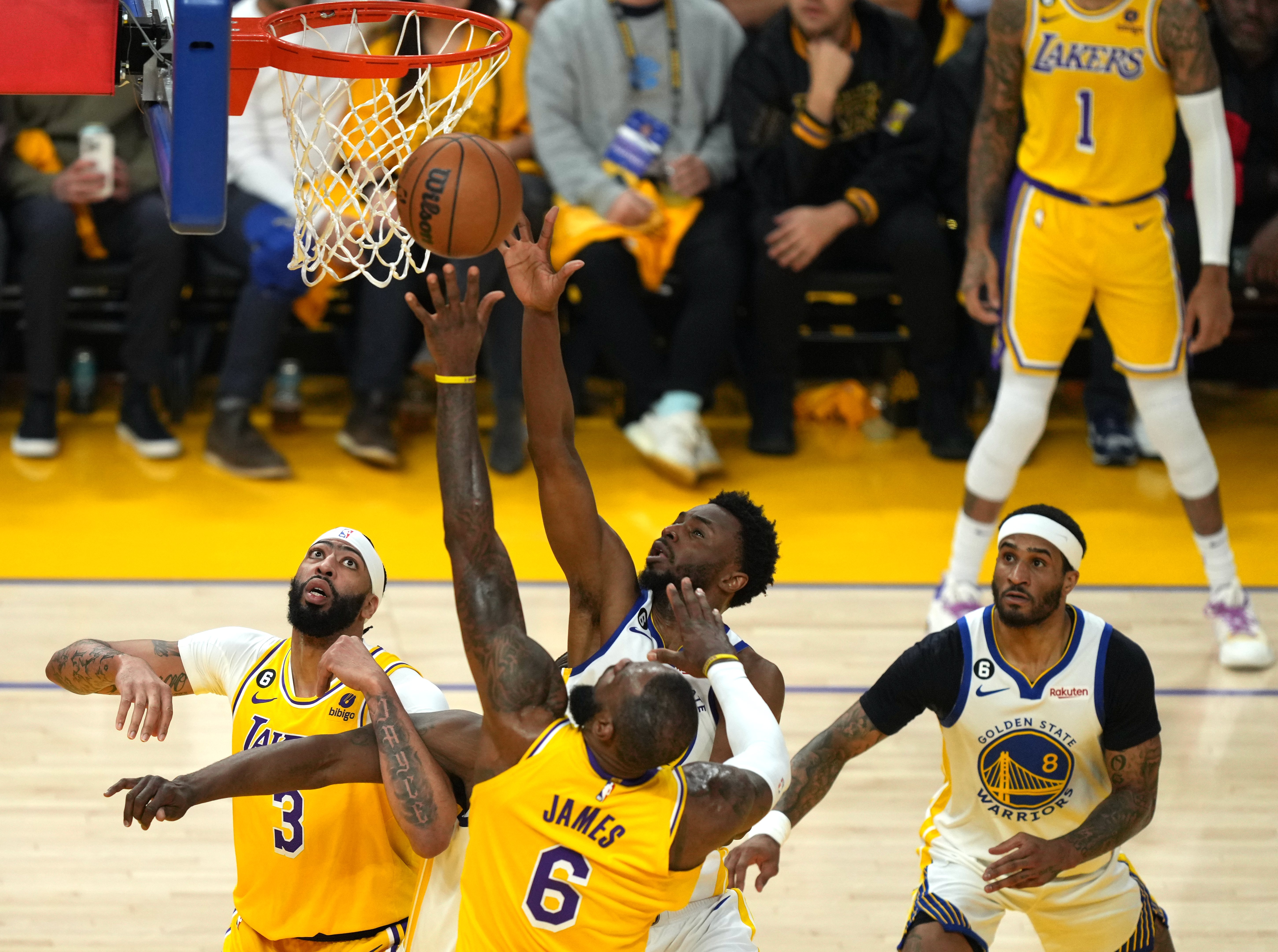 (体育)篮球——NBA季后赛:勇士胜湖人