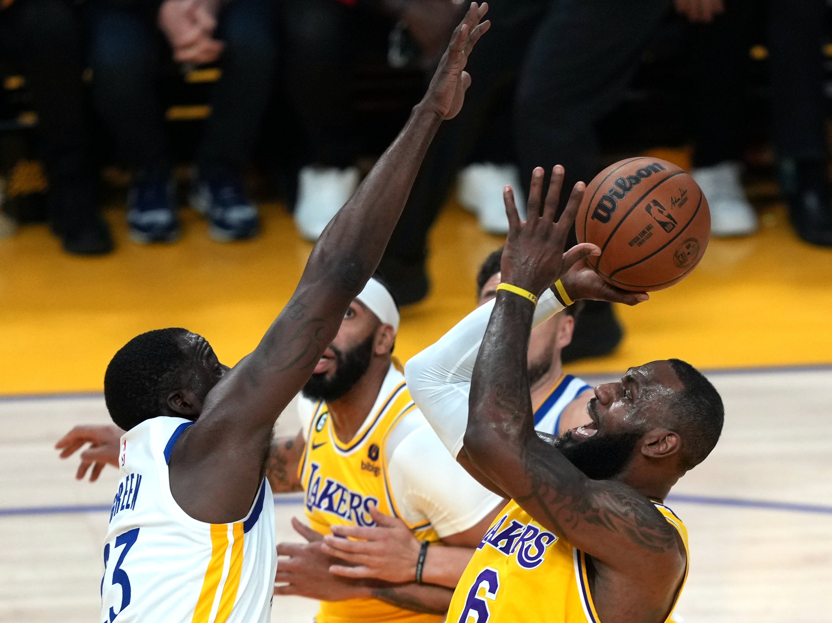 (体育)篮球——NBA季后赛:勇士胜湖人