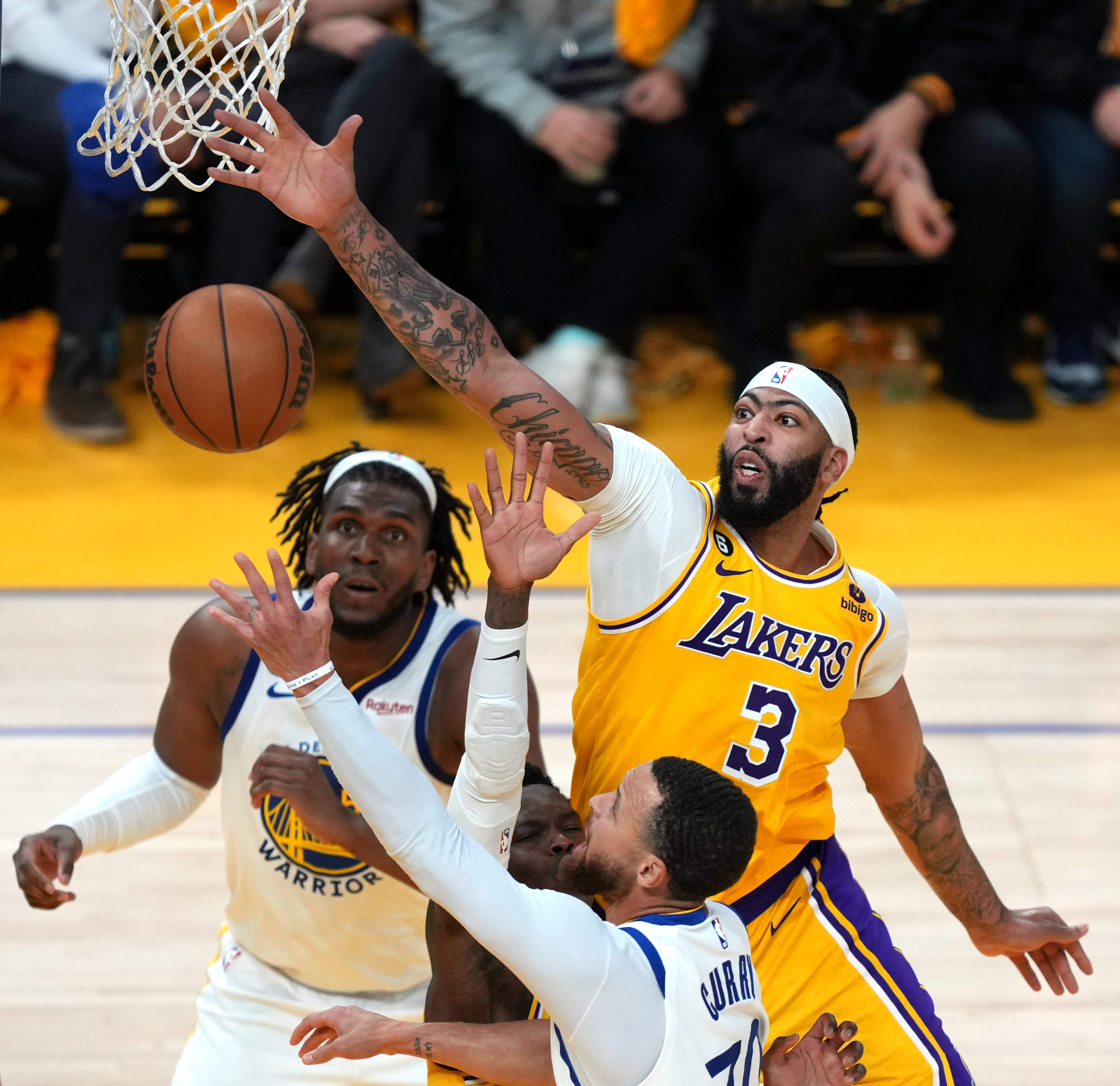 (体育)篮球——NBA季后赛:勇士胜湖人