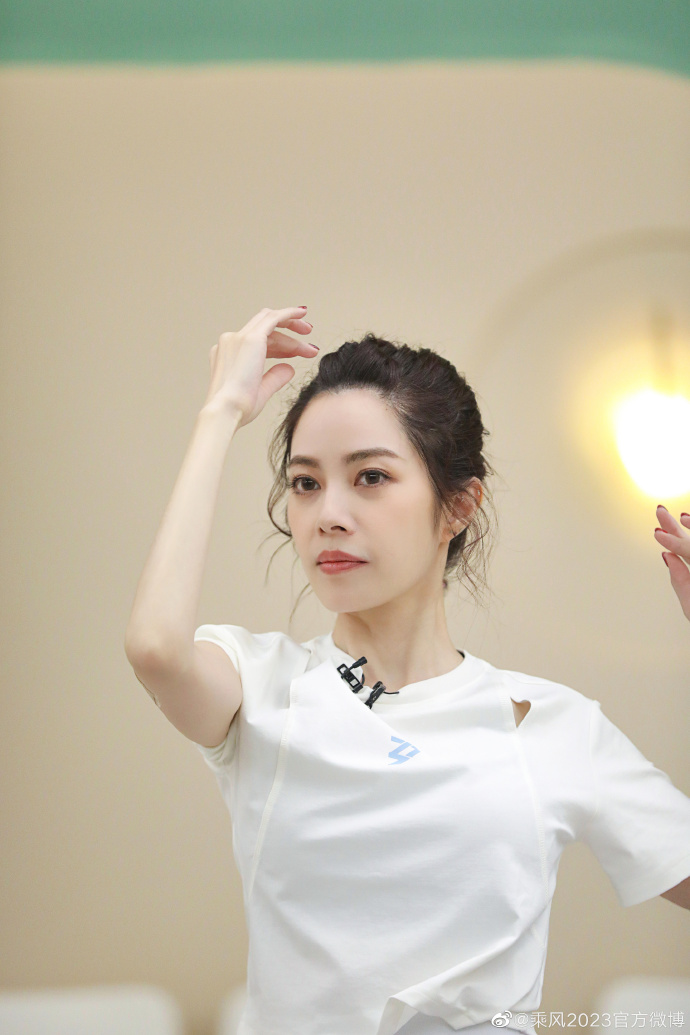 《乘风2023》舞台被批划水,徐怀钰首发声回应:我很好