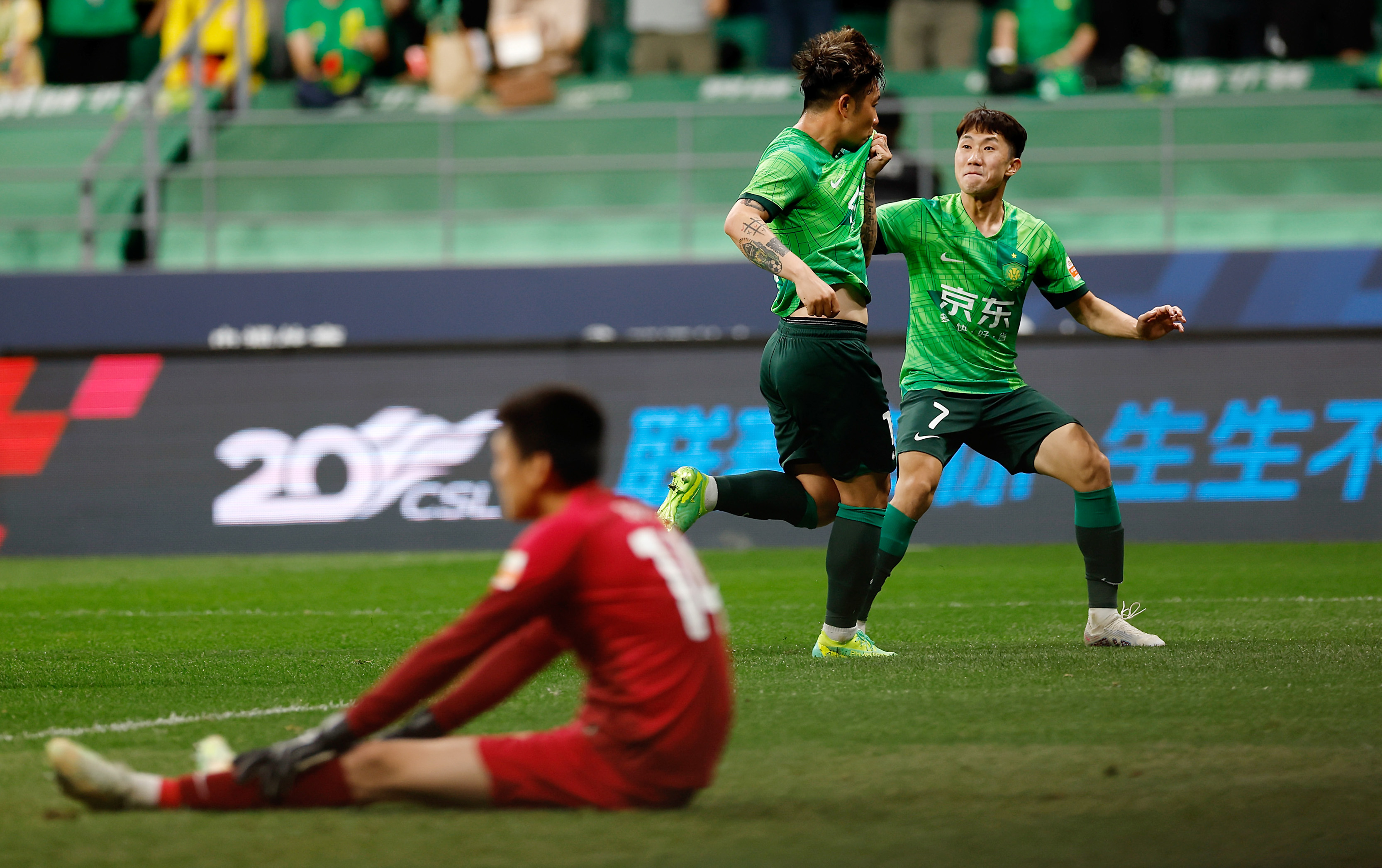 国安金冠足球俱乐部 # (体育)足球——中超:北京国安胜沧州雄狮_懂球