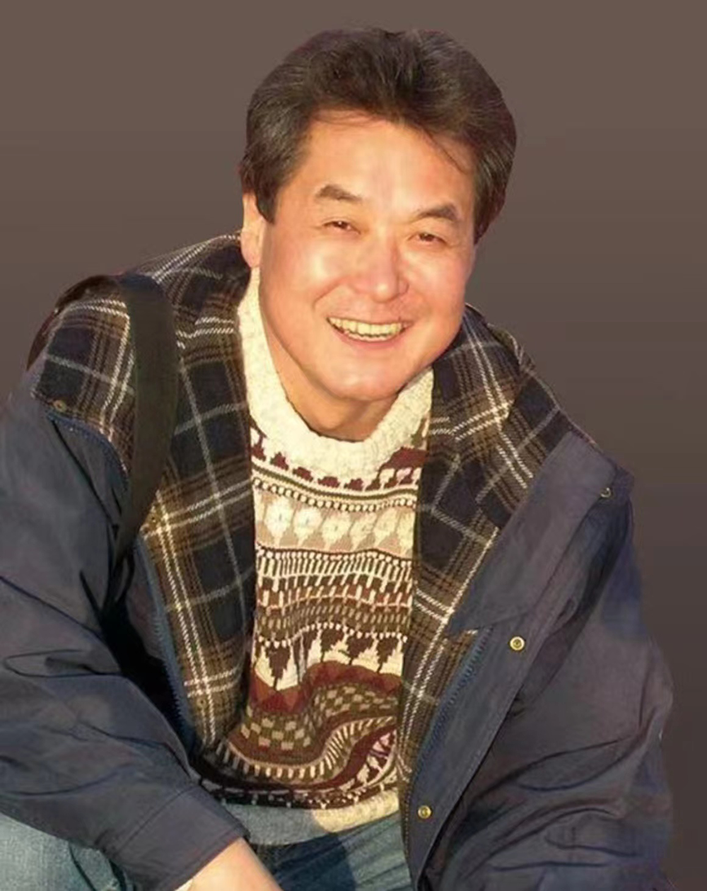 2007年,任鸣导演曾将该剧第一次搬上人艺小剧场的舞台,郑天玮饰演爱碧