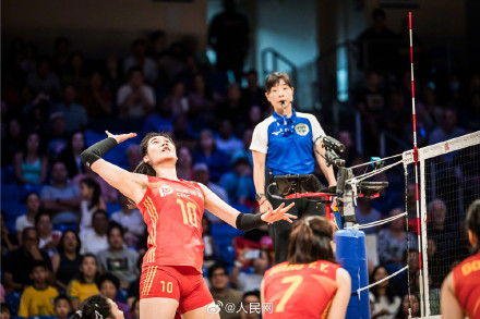 好样的！中国女排3:1击败巴西女排