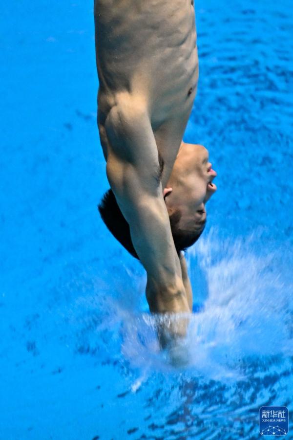 游泳世锦赛｜跳水男子十米台：练俊杰、杨昊分获二、三名，无缘金牌