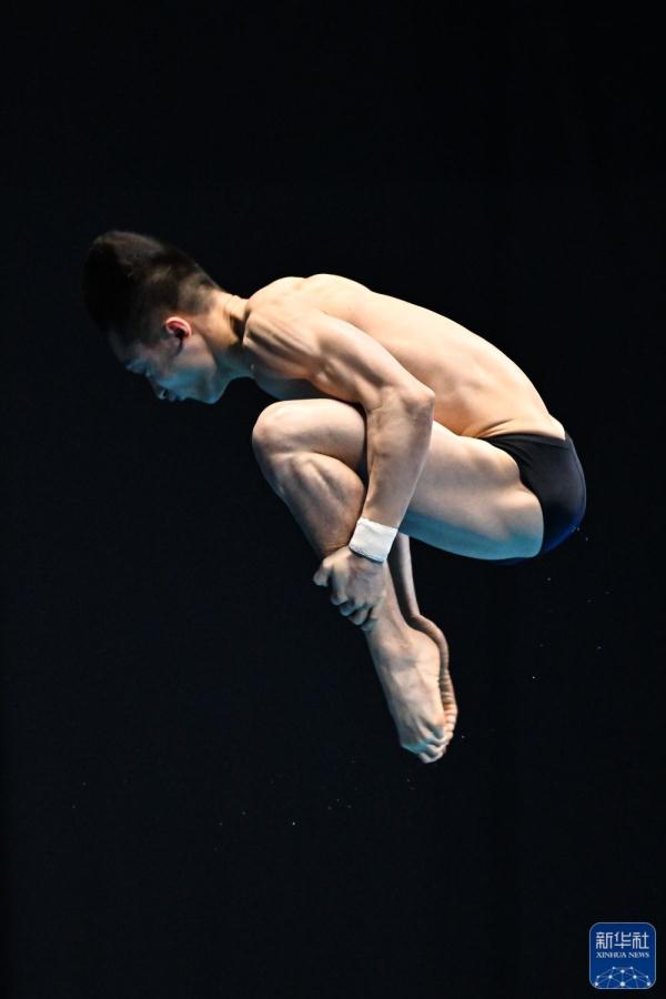 游泳世锦赛｜跳水男子十米台：练俊杰、杨昊分获二、三名，无缘金牌