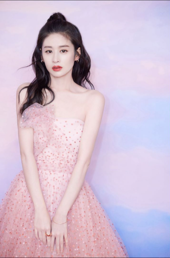 《不完美受害人》饰演被家暴者 颖儿:面对侵害要勇敢说"不"|封面会