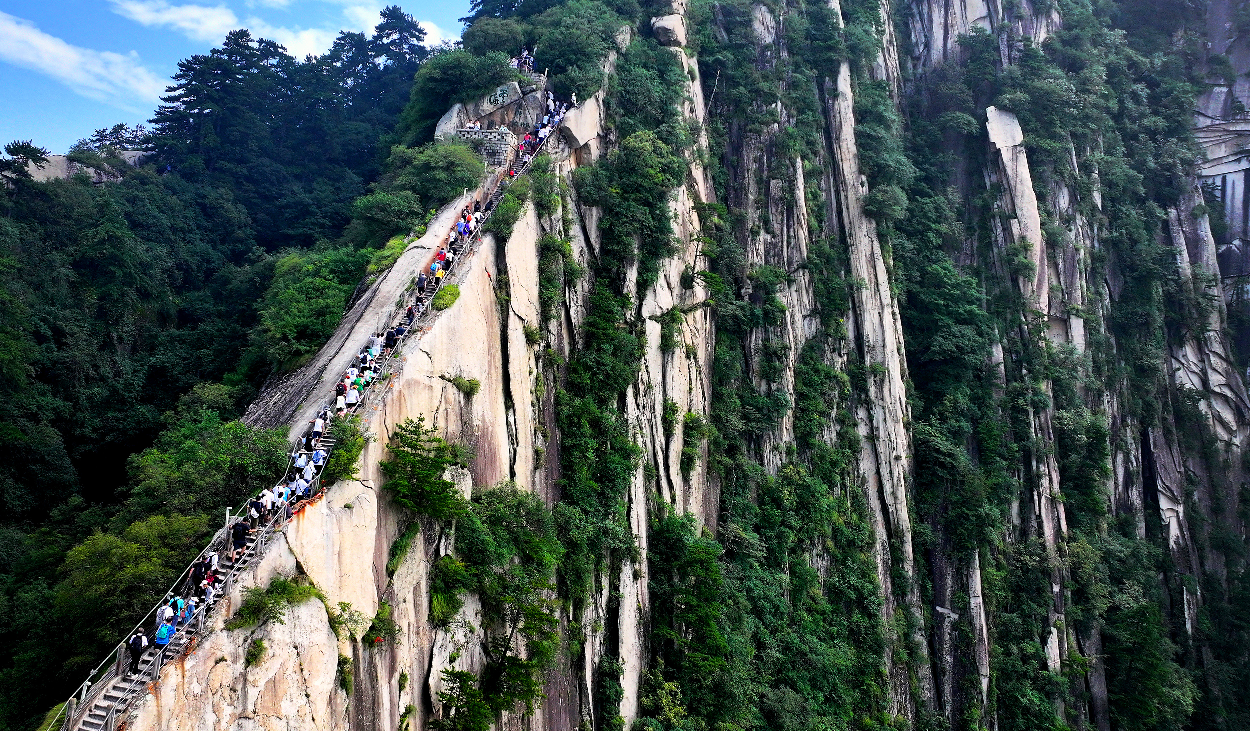 华山在哪个省华山长空栈道每年死多少人