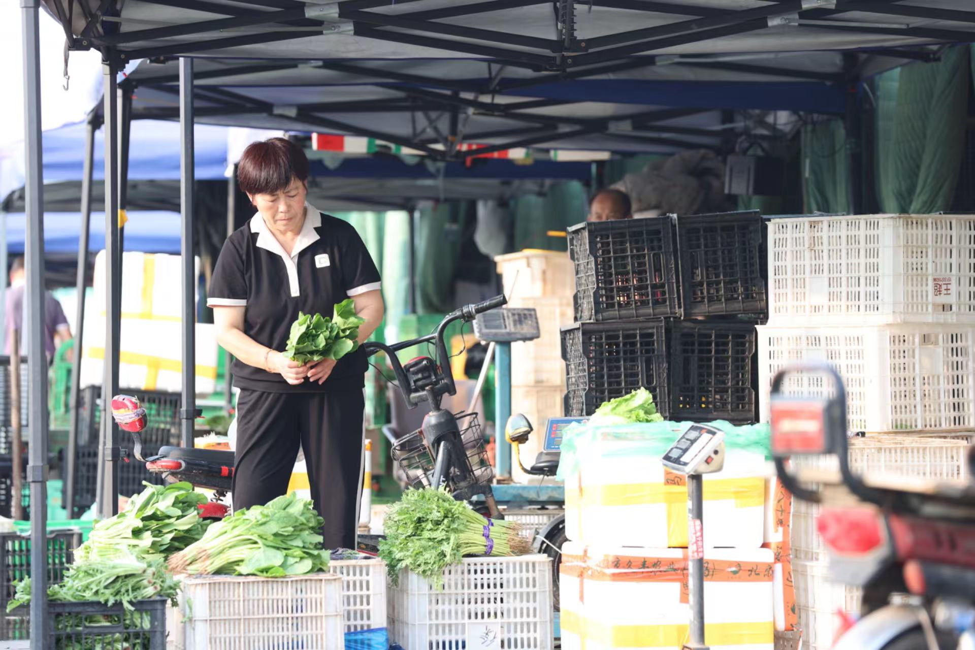 探访北京新发地，灾后蔬菜上市量充足价格平稳