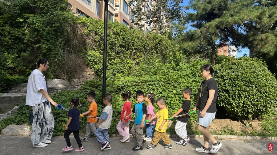 幼儿园生源少了,这里却需求旺盛,“家庭式托育”离走出灰色地带还有多远?