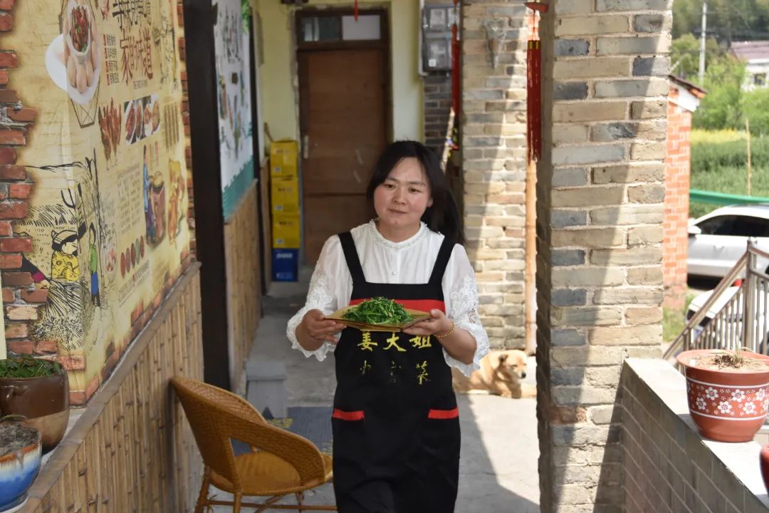 池州这家山里的饭店，仅红烧肉一年卖出2000多碗！| 池州味道