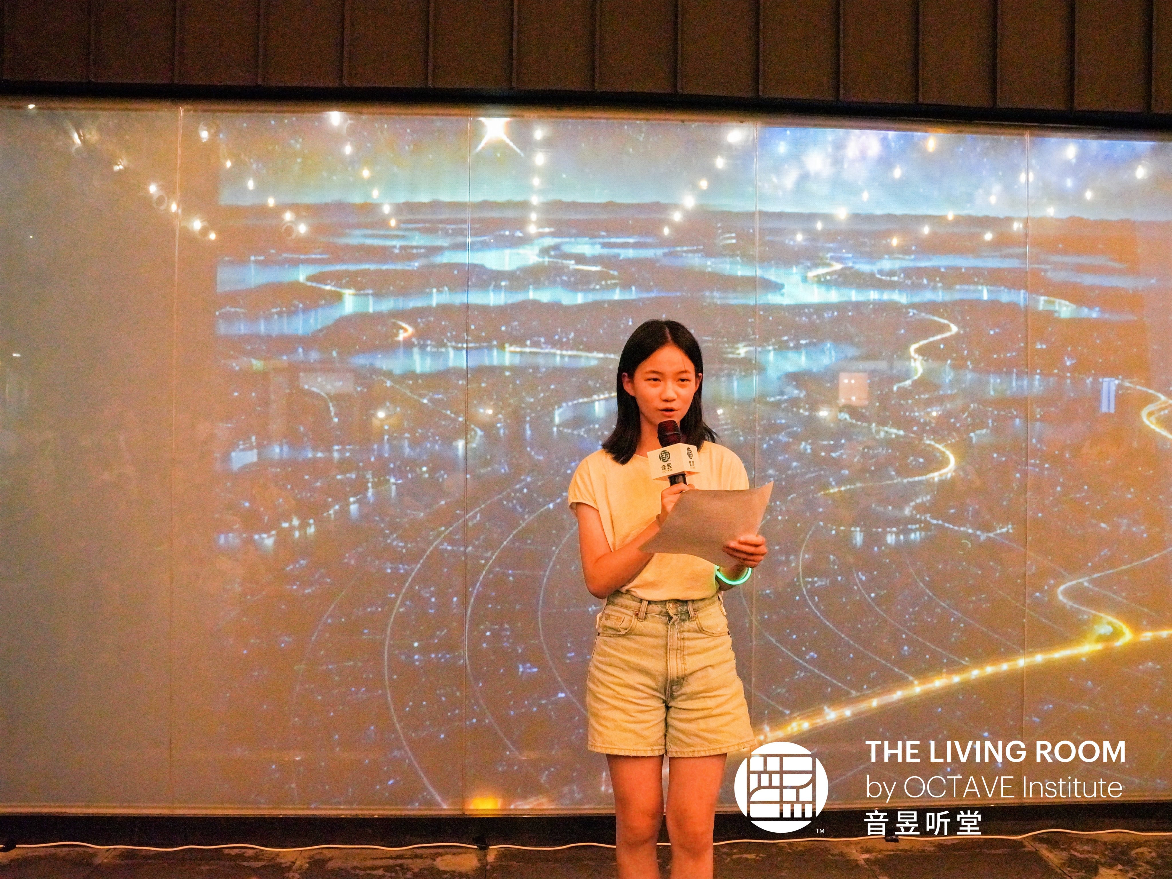 几十位小诗人为盲童读诗:童心就是最好的诗