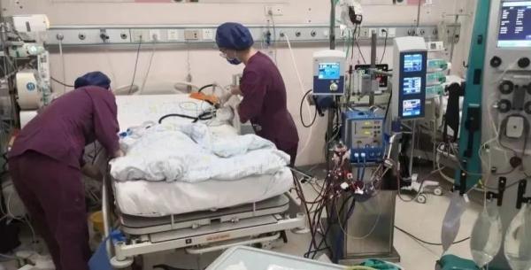 家长顺手一揪,1岁宝宝差点没命……提醒:一定要忍住!