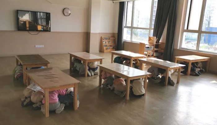 滨州经济技术开发区爱堡幼儿园开展防震应急疏散演练