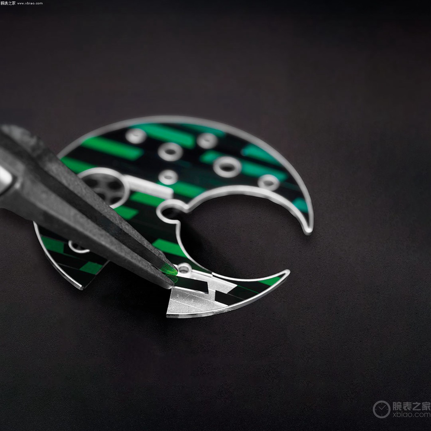 雅典表推出全新Blast Free Wheel Marquetry Silicon Green限量版腕表