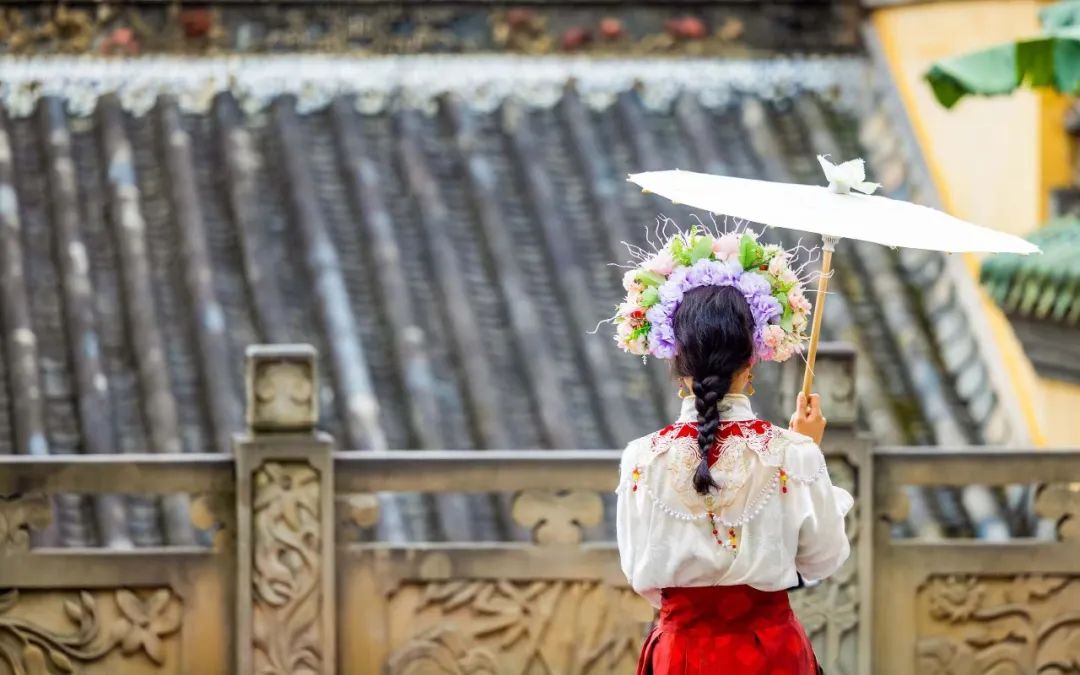这届年轻人，为什么开始爱上“中国宝贝”