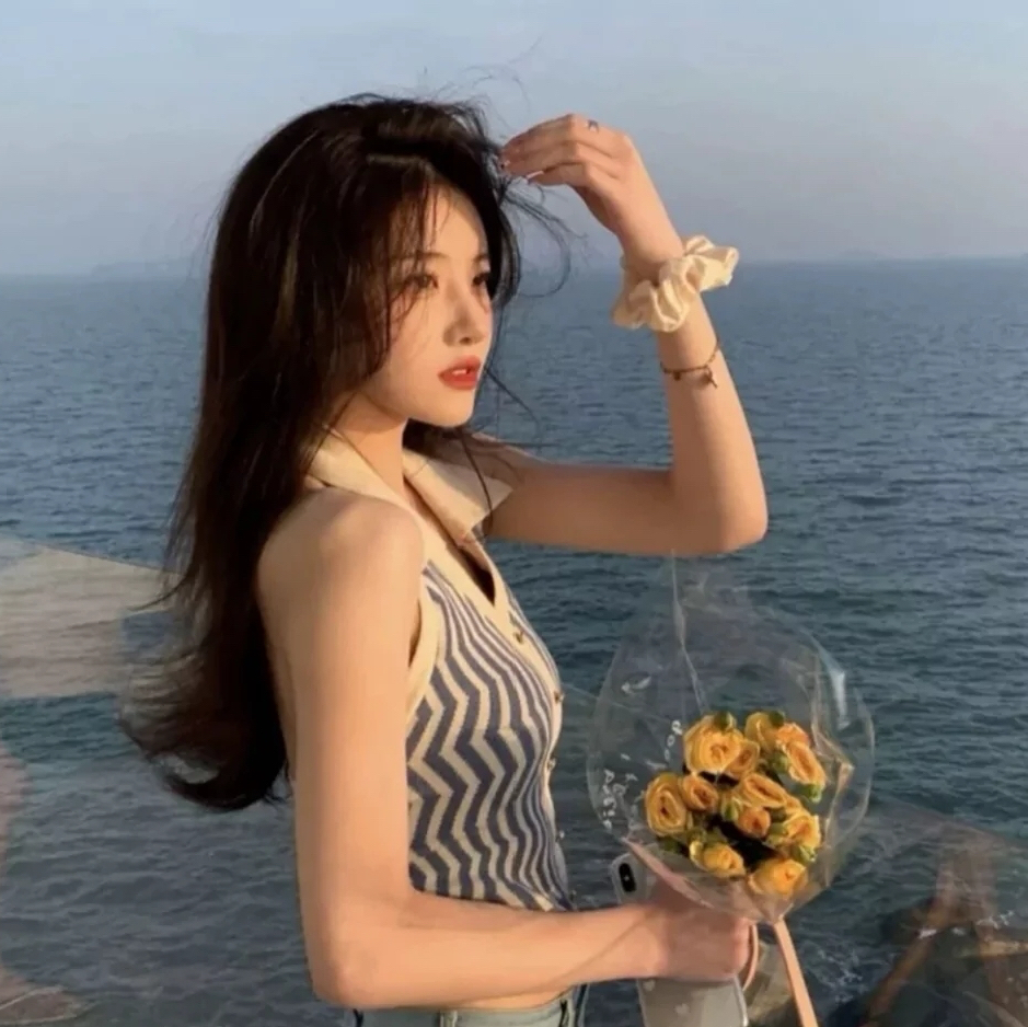 宝藏黑丝美女阁头像