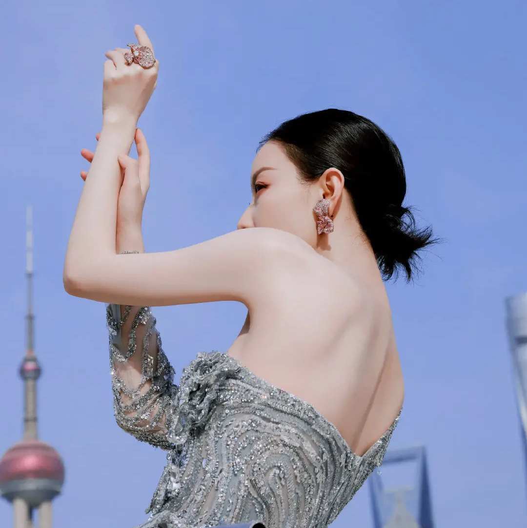深情的严淑