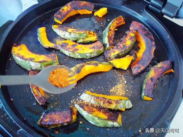 南瓜皮可以吃吗，绿皮小南瓜蒸熟可以吃皮吗（能当烤肉吃了）