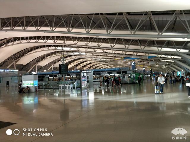 国航最高级别什么卡，国航白金卡什么级别（经济舱也能享受贵宾室、提前选座等权益）