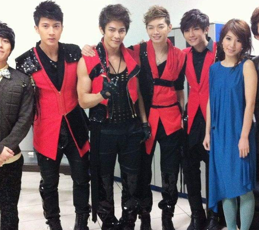 男生头像慵懒偏冷淡风动漫，柒悦／冷淡风&古风&优质&高冷&漫画男头微信（跟吴尊林丽吟视频）