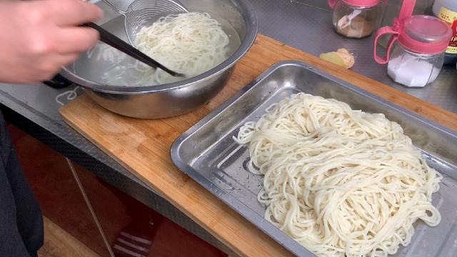 炸酱面用什么酱，炸酱面用哪两种酱最好的（掌握这3个技巧）