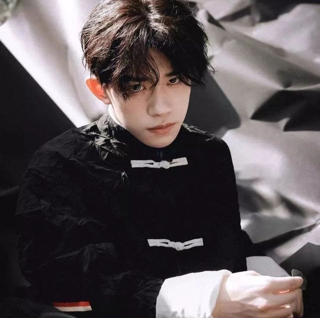 tfboys头像，TFBOYS微信（明星头像壁纸）