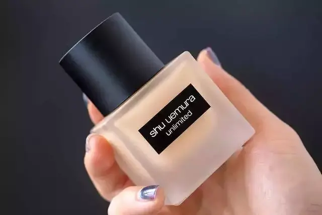 粉底液rmk是什么牌子，RMK粉底液色号（推荐10款适合春夏季的日系粉底液）