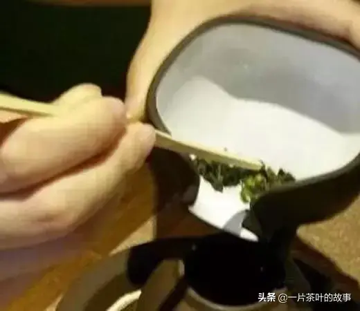 沏茶的步骤动作的描写，沏茶礼仪步骤（手把手教你，23个泡茶步骤）