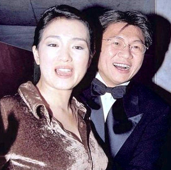 巩俐为何与二任丈夫离婚，巩俐被张艺谋
