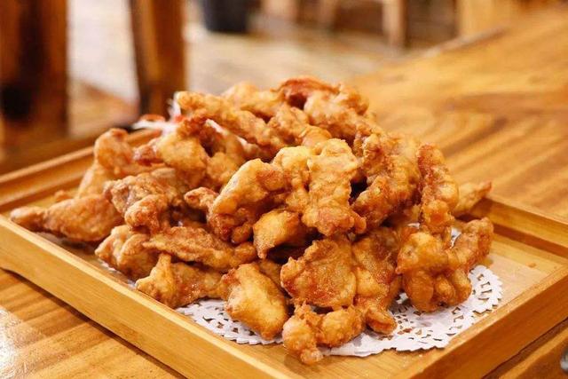 炸肉段的家常做法，东北干炸肉段怎么做（放多久都能保持酥脆口感）
