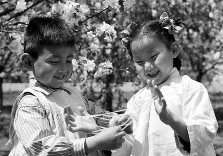 如何用纸做简单的可以打皮筋的枪，如何用纸做一个皮筋枪（这些80后的玩具你玩过几样）