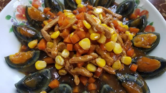 皮蛋怎么做好吃，皮蛋怎么做好吃零基础（做法简单又下饭）